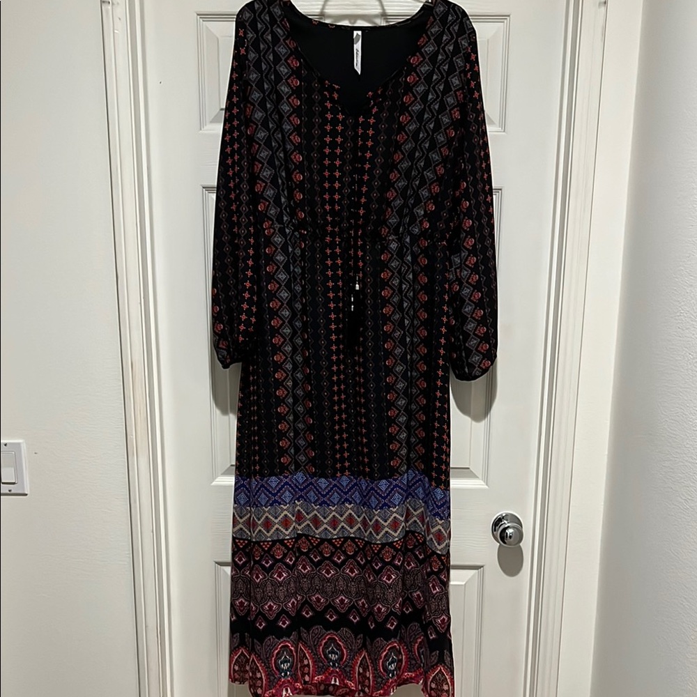 NY Collection Elegant Black and Red Long Sleeved Patterned Dress Fully Lined